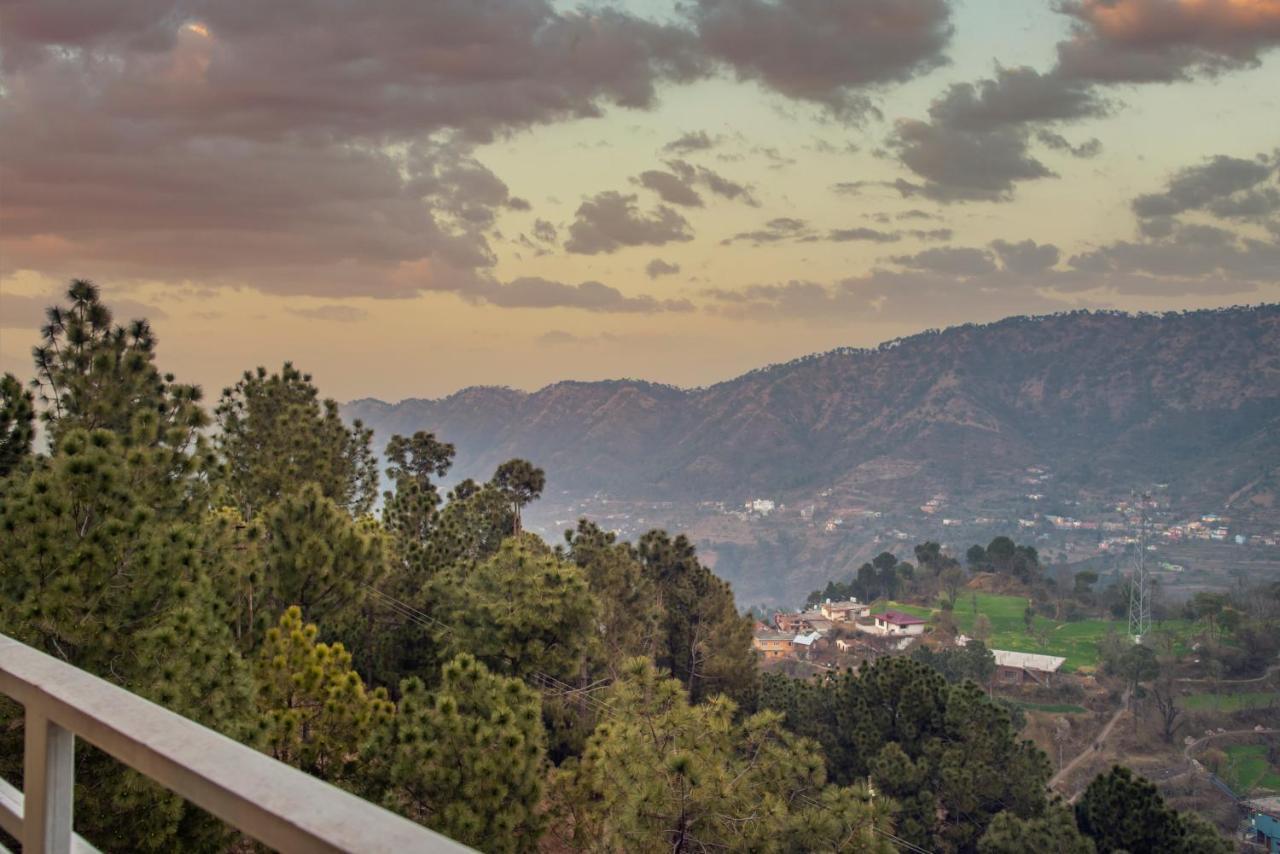Hillcrest Uphills Daire Kasauli Dış mekan fotoğraf